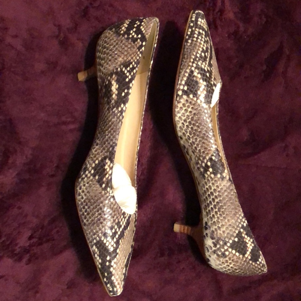Shoes - Picture 5 of 6